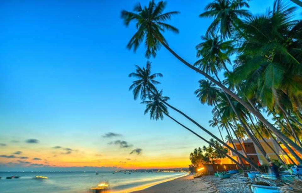 THUÊ XE 29 CHỖ ĐI PHAN THIẾT- MŨI NÉ TẠI TPHCM THUÊ XE 29 CHỖ ĐI PHAN THIẾT- MŨI NÉ TẠI TPHCM